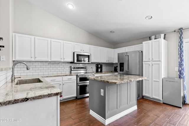 9319 W HARMONY Lane, Peoria, AZ 85382