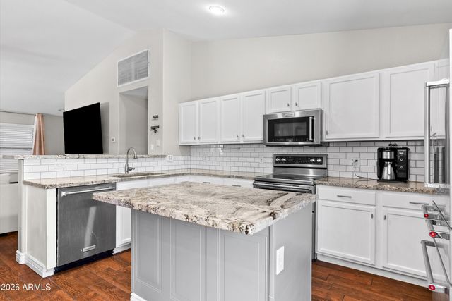 9319 W HARMONY Lane, Peoria, AZ 85382