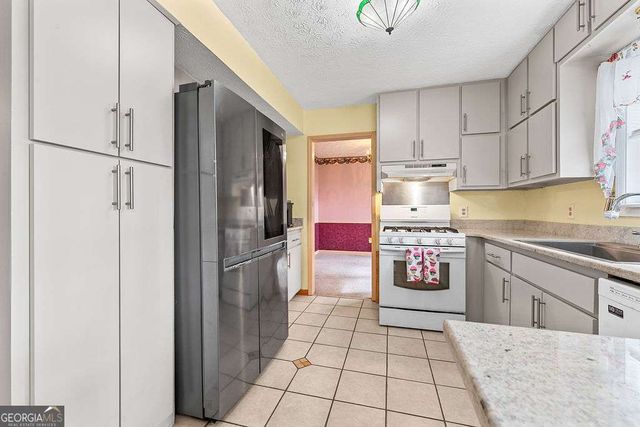 120 Chateau Circle, Fayetteville, GA 30215