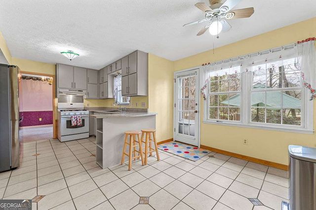 120 Chateau Circle, Fayetteville, GA 30215