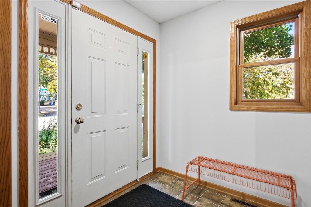 682 Harvard Street, Saint Paul, MN 55107 — photo 3