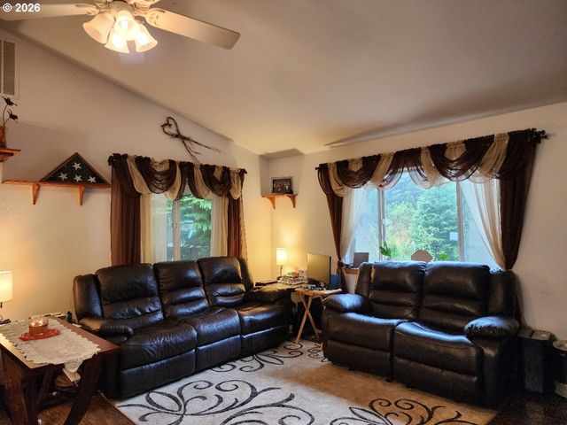 93490 FIR Rd, Port Orford, OR 97465