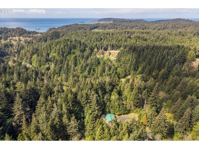 93490 FIR Rd, Port Orford, OR 97465