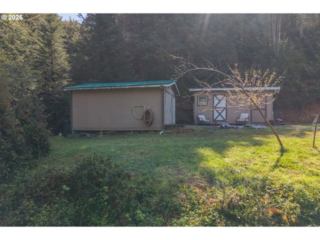 93490 FIR Rd, Port Orford, OR 97465