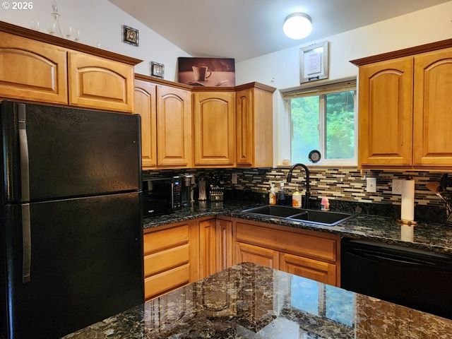 93490 FIR Rd, Port Orford, OR 97465