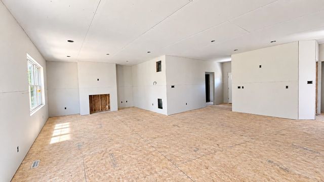 208 CREEK VALLEY DR, Basye, VA 22810