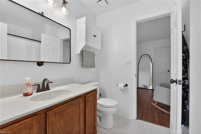5626 Gates Landing RD, Virginia Beach, VA 23464