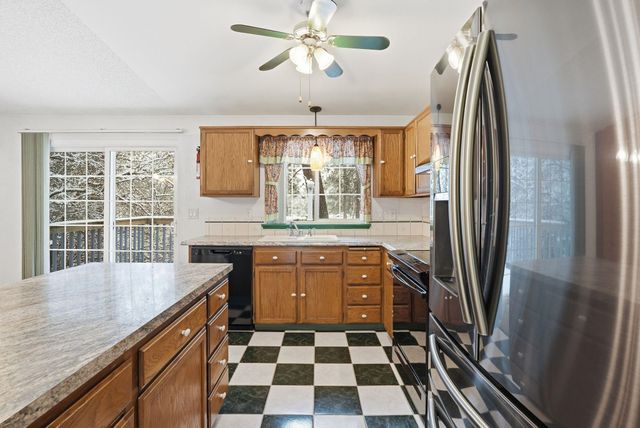 4814 E Peone Pines Dr, Mead, WA 99021