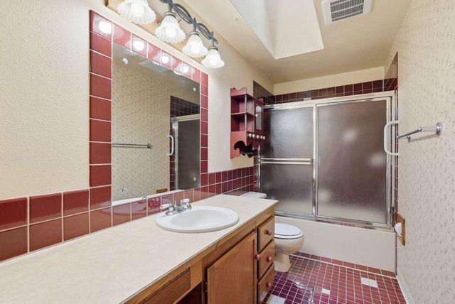 4814 E Peone Pines Dr, Mead, WA 99021