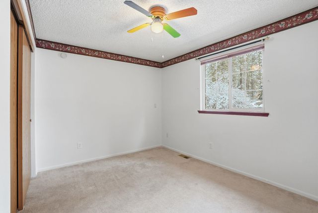 4814 E Peone Pines Dr, Mead, WA 99021