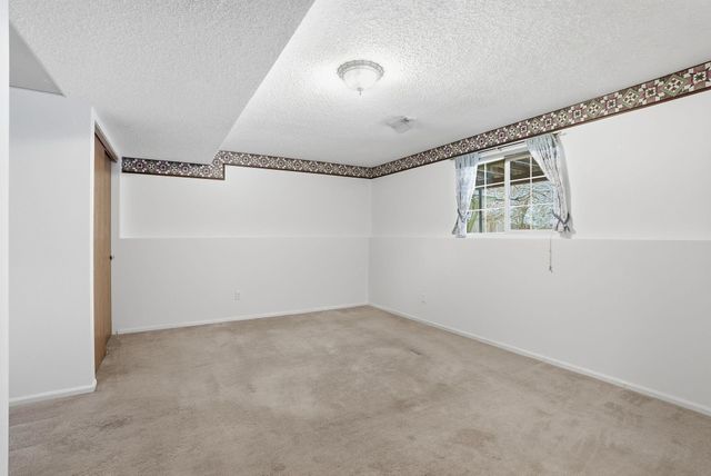 4814 E Peone Pines Dr, Mead, WA 99021