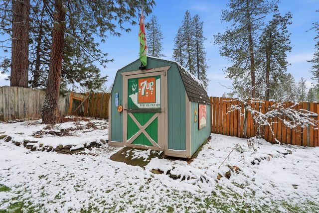 4814 E Peone Pines Dr, Mead, WA 99021