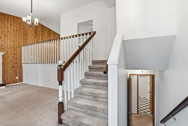 4814 E Peone Pines Dr, Mead, WA 99021