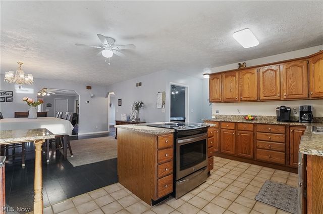 2282 Heston Drive, Lake Milton, OH 44429