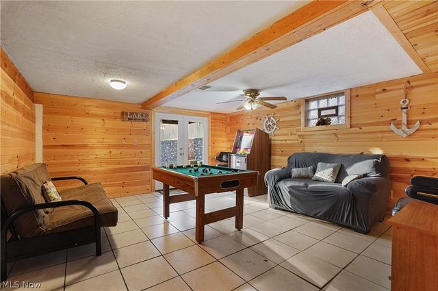 2282 Heston Drive, Lake Milton, OH 44429