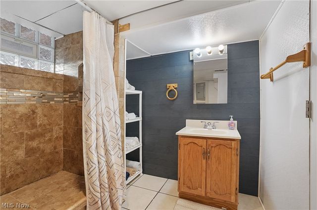 2282 Heston Drive, Lake Milton, OH 44429