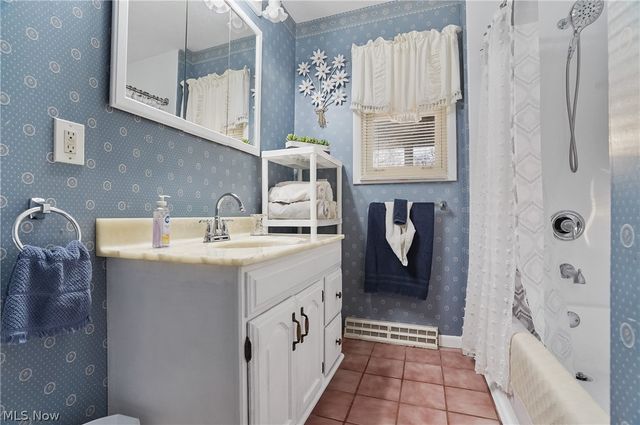 2282 Heston Drive, Lake Milton, OH 44429