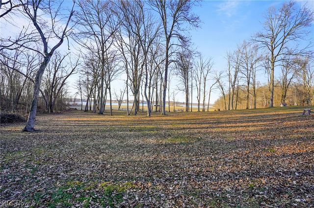 2282 Heston Drive, Lake Milton, OH 44429