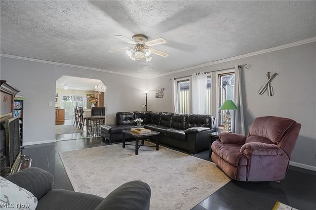 2282 Heston Drive, Lake Milton, OH 44429