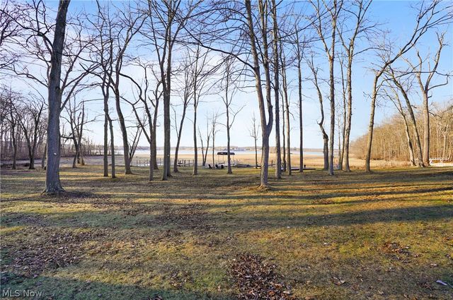 2282 Heston Drive, Lake Milton, OH 44429