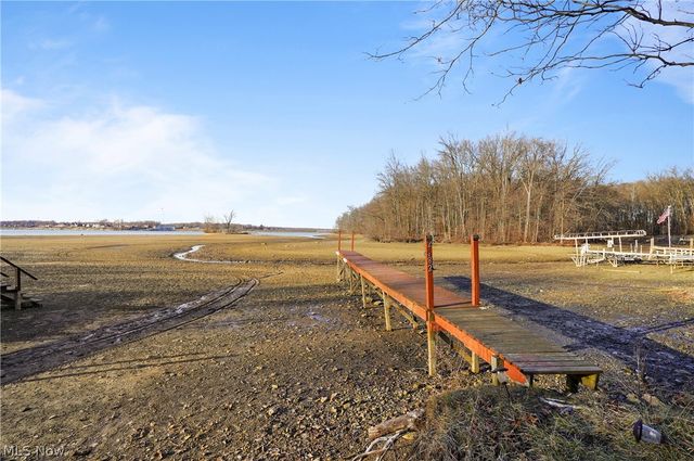 2282 Heston Drive, Lake Milton, OH 44429