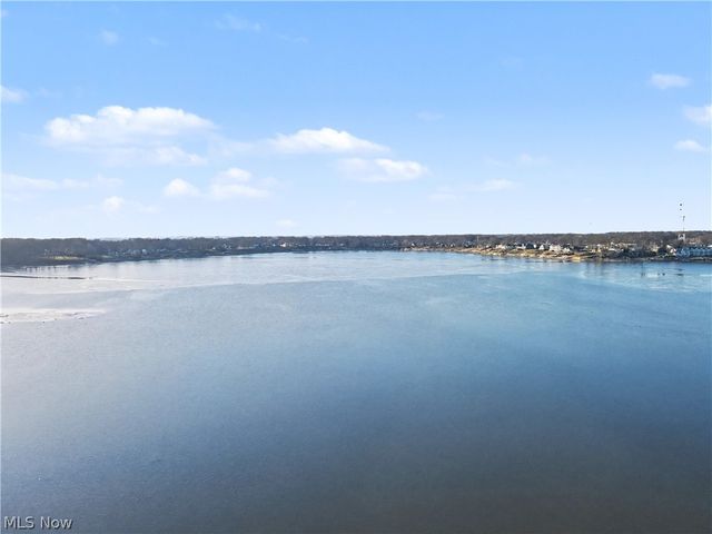2282 Heston Drive, Lake Milton, OH 44429