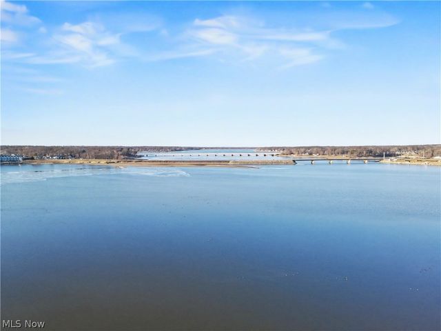 2282 Heston Drive, Lake Milton, OH 44429