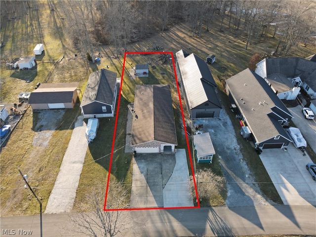 2282 Heston Drive, Lake Milton, OH 44429