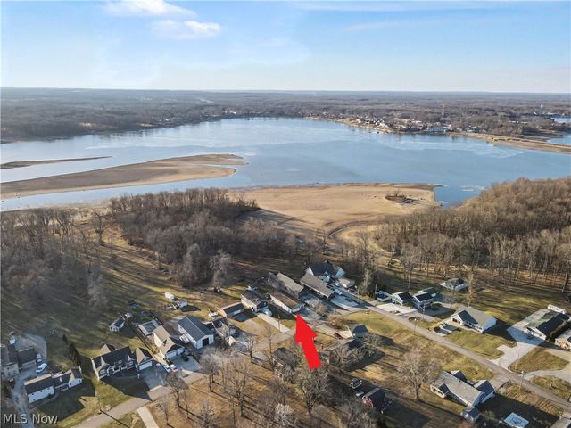 2282 Heston Drive, Lake Milton, OH 44429