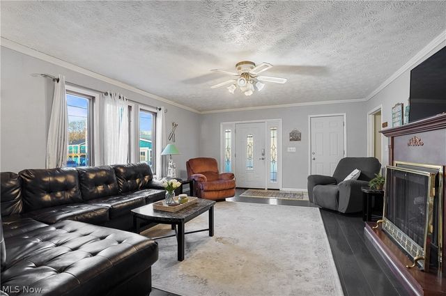 2282 Heston Drive, Lake Milton, OH 44429