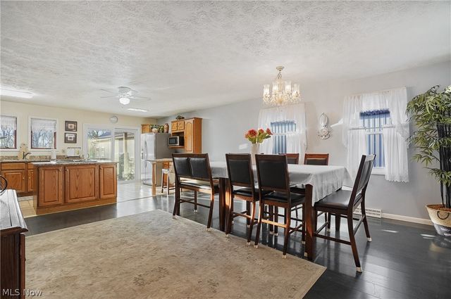 2282 Heston Drive, Lake Milton, OH 44429