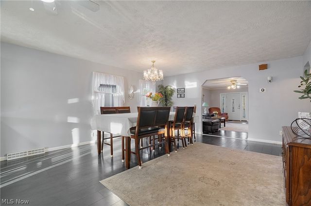 2282 Heston Drive, Lake Milton, OH 44429