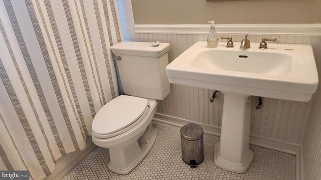 2207 FORDHAM DR, Alexandria, VA 22307