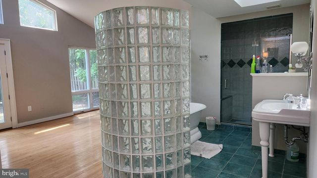 2207 FORDHAM DR, Alexandria, VA 22307