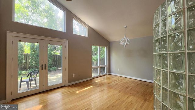 2207 FORDHAM DR, Alexandria, VA 22307