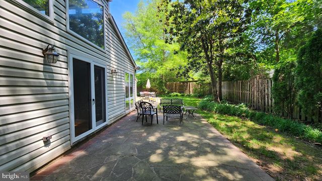 2207 FORDHAM DR, Alexandria, VA 22307