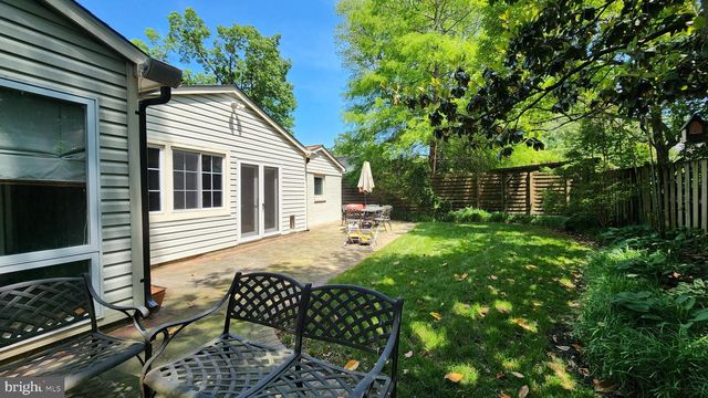 2207 FORDHAM DR, Alexandria, VA 22307