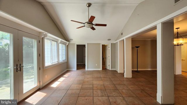 2207 FORDHAM DR, Alexandria, VA 22307