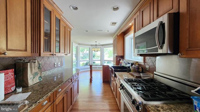2207 FORDHAM DR, Alexandria, VA 22307