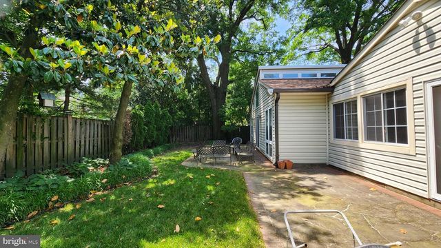 2207 FORDHAM DR, Alexandria, VA 22307