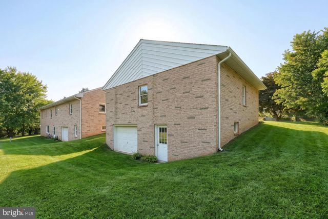 102 WALNUT VALLEY CT, Wrightsville, PA 17368