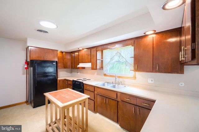 102 WALNUT VALLEY CT, Wrightsville, PA 17368