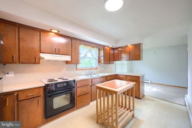 102 WALNUT VALLEY CT, Wrightsville, PA 17368