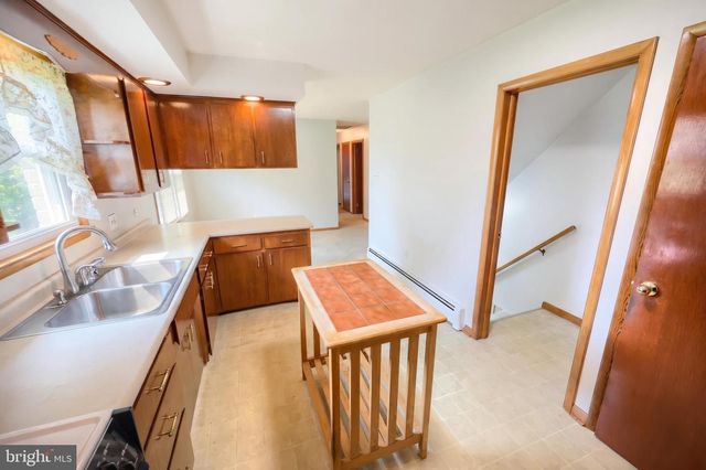 102 WALNUT VALLEY CT, Wrightsville, PA 17368