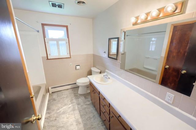 102 WALNUT VALLEY CT, Wrightsville, PA 17368