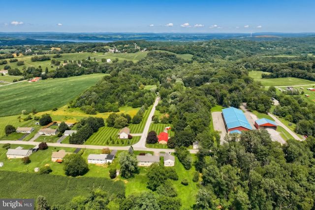 102 WALNUT VALLEY CT, Wrightsville, PA 17368