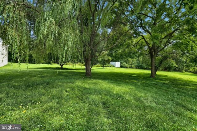 102 WALNUT VALLEY CT, Wrightsville, PA 17368