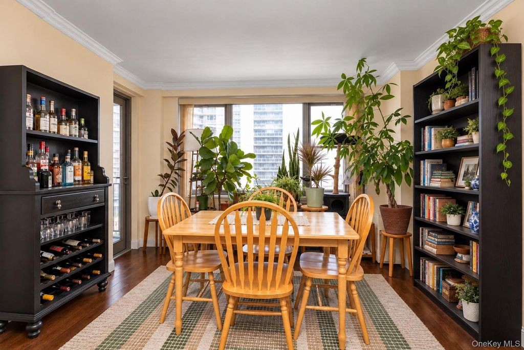 70-25 Yellowstone Boulevard 9Y, Forest Hills, NY 11375 — photo 4