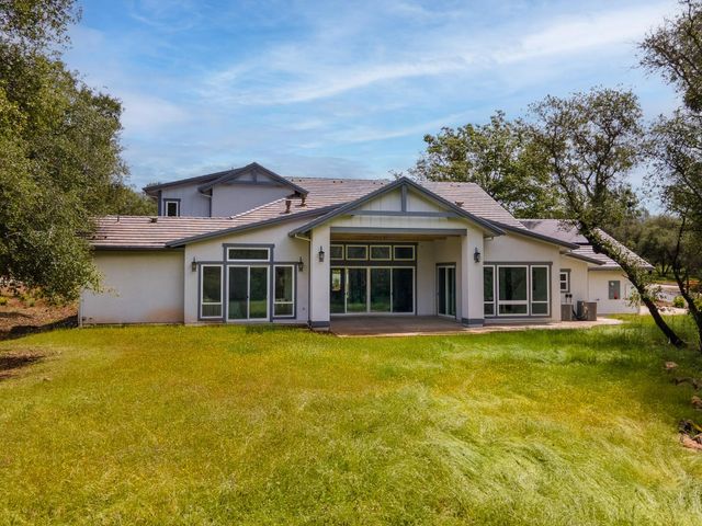 8118 Bridger Ln, Shingle Springs, CA 95682