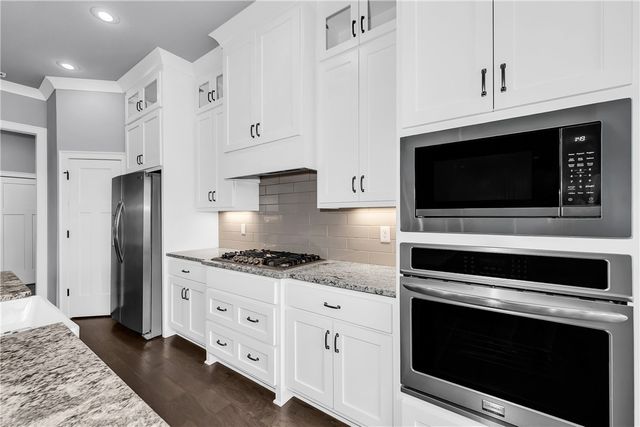 109 NW Highland Road, Bentonville, AR 72712